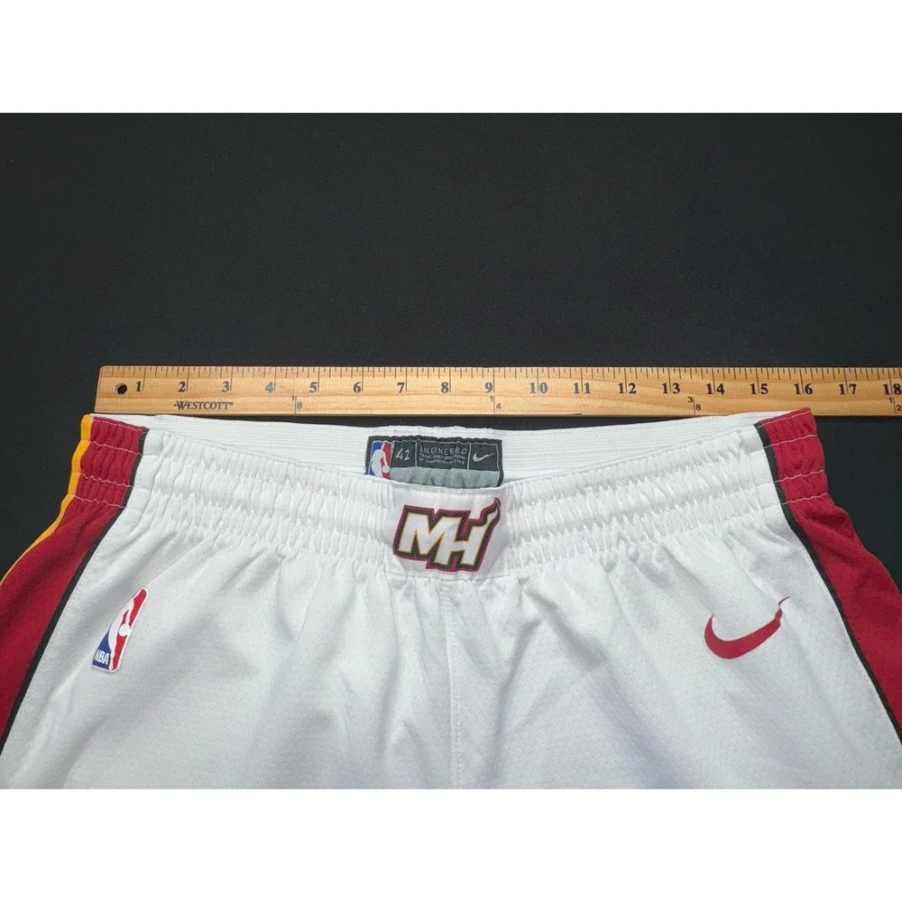 Vintage Rare Nike Miami Heat NBA White Basketball Shorts Mens Sz XL White